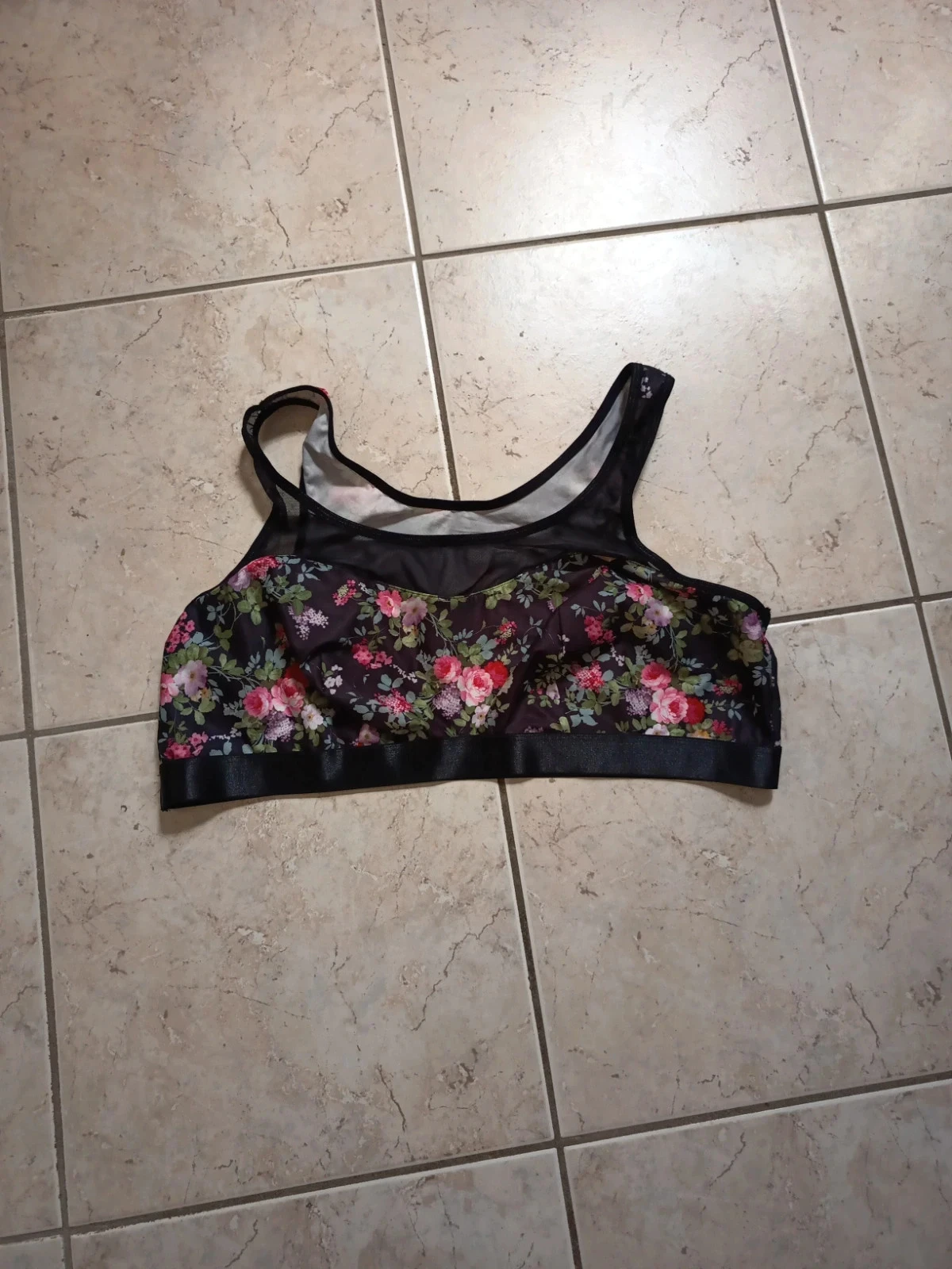 Brassière noire Fleurie